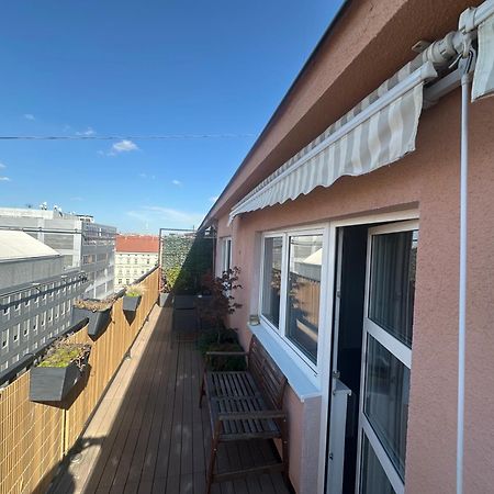 Andel Apartment With Terrace Prag Exteriör bild
