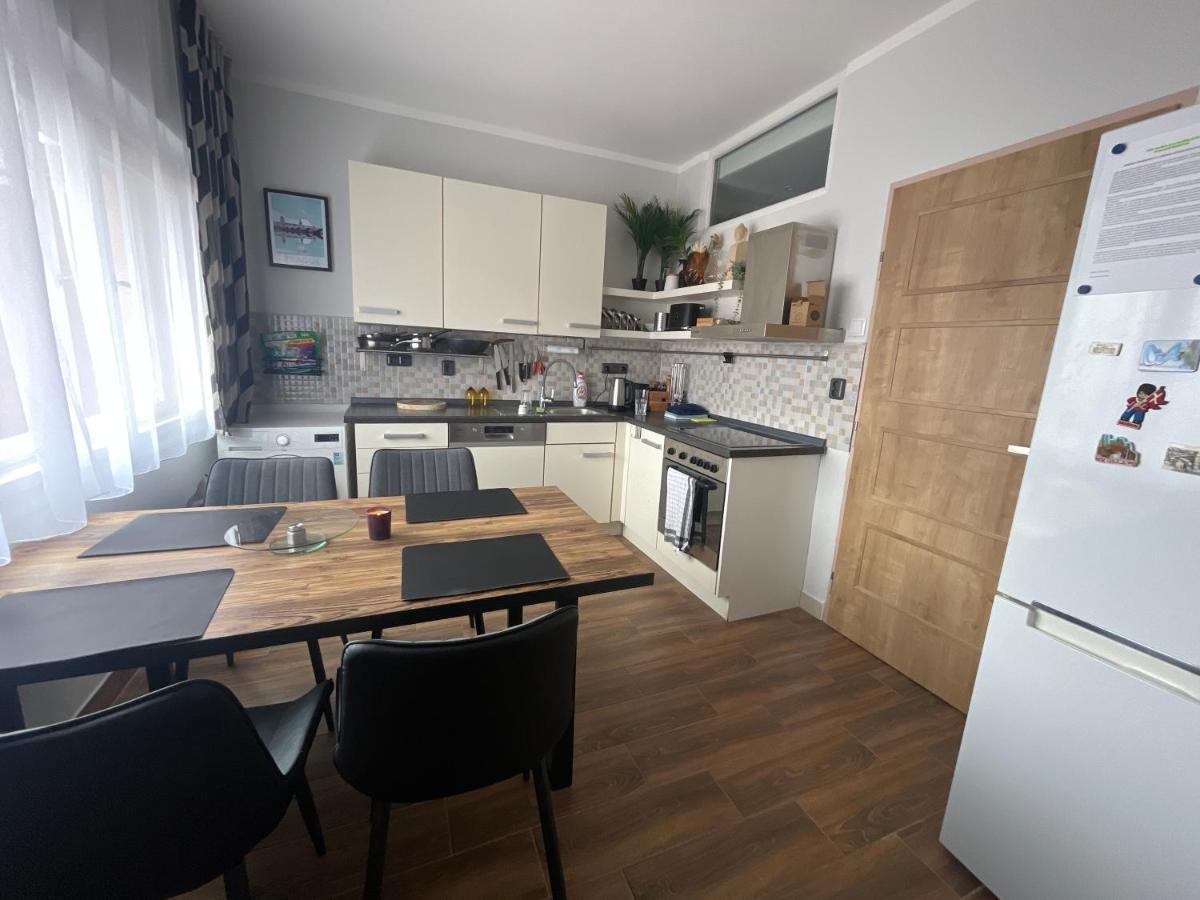 Andel Apartment With Terrace Prag Exteriör bild