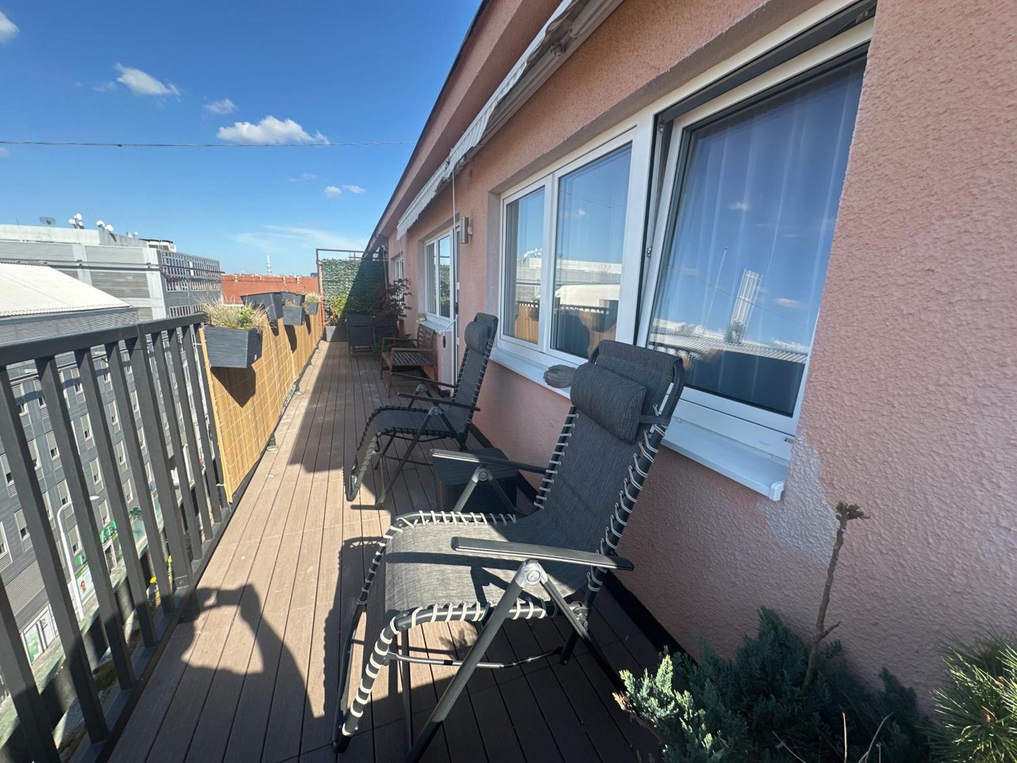 Andel Apartment With Terrace Prag Exteriör bild